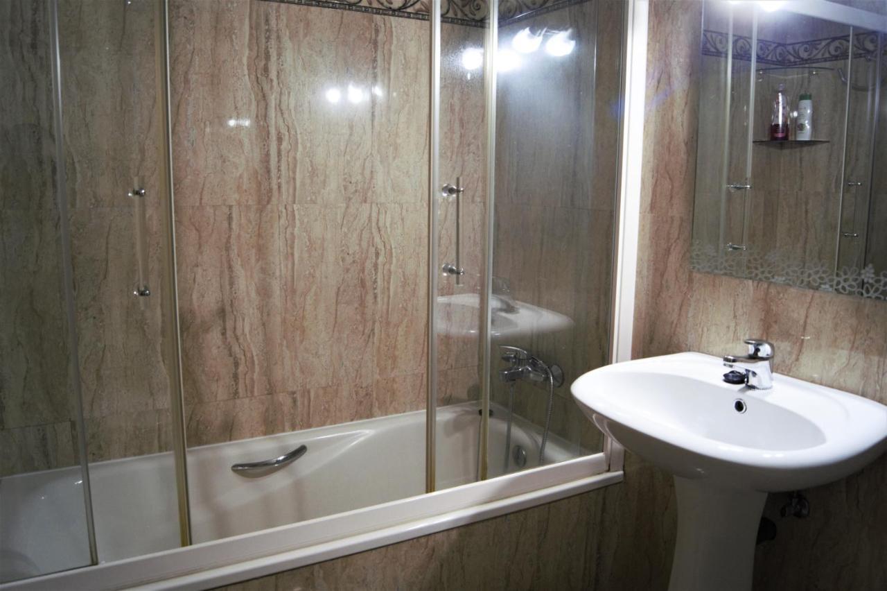 Amplio Piso 8 Mts Mezquita - Wifi - A/C - Parking Кордоба Екстериор снимка